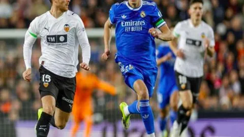 乌迪内斯3-1逆转战胜米兰，伊布亮相进球创意甲最长龄进球记录！米兰争四前景不容乐观！